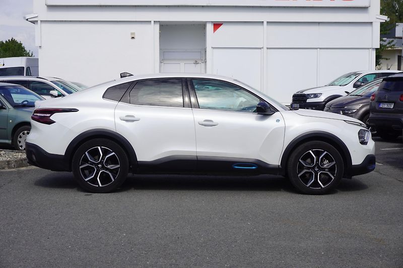 Citroën ë-C4 X (2023) Shine PACK 100kW - fotka 4 z 13