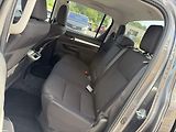 Toyota Hilux 2.8D, Executive, DPH, 8tis km - náhled 9