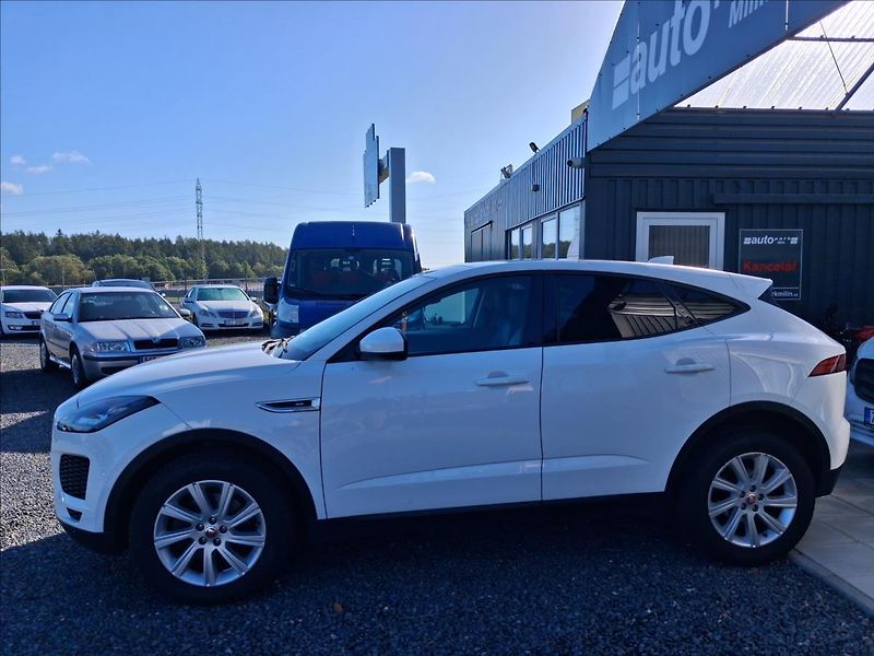 Jaguar E-Pace 2,0 SE - fotka 4 z 17