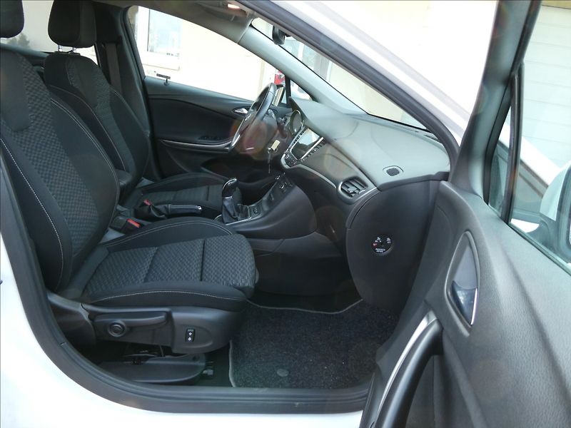 Opel Astra 1,6 CDTi 81kW,2x kola,serviska - fotka 20 z 40