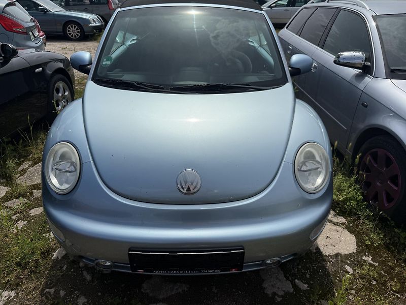 Volkswagen New Beetle (2003) Kabroušek 1.6 75kw - fotka 4 z 15
