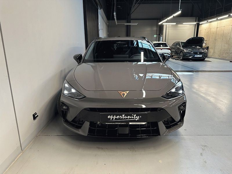 Cupra Leon (2026) SP 1.5 eTSI 150k DSG BLACK EDI - fotka 2 z 22