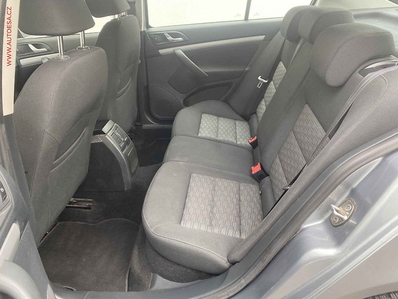 Škoda Octavia (2013) 1.4 TSi, Ambition - fotka 10 z 15