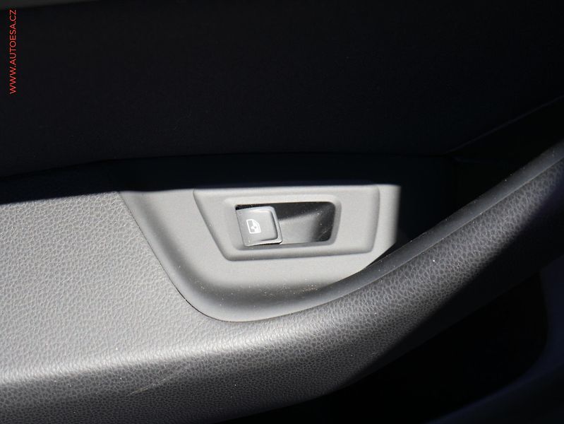 Volkswagen Passat (2019) 1.6 TDi, Comfortline, DSG - fotka 12 z 21