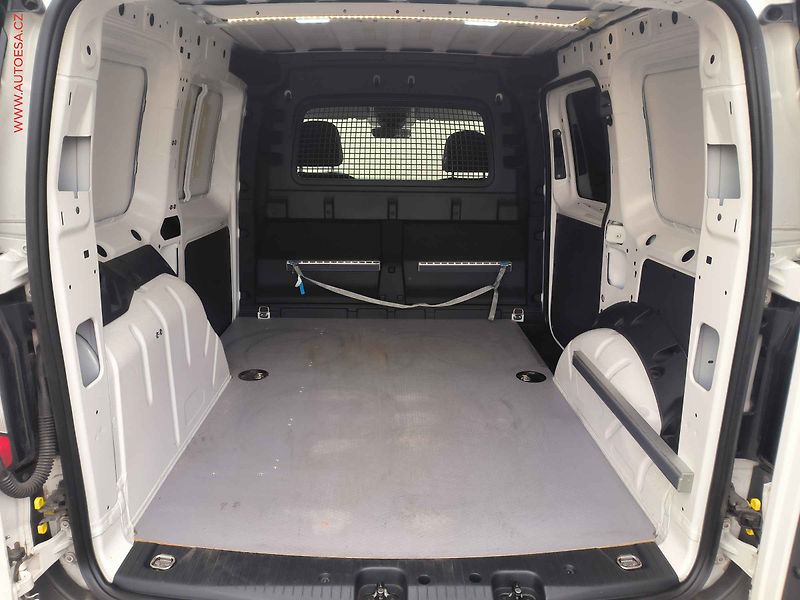Volkswagen Caddy (2021) 2.0TDi, AC, +kola - fotka 7 z 21