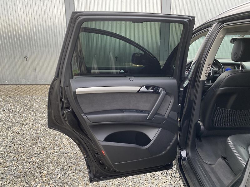 Audi Q7 3.0TDi 4x4 240PS FL 8Q SLINE!! - fotka 94 z 156