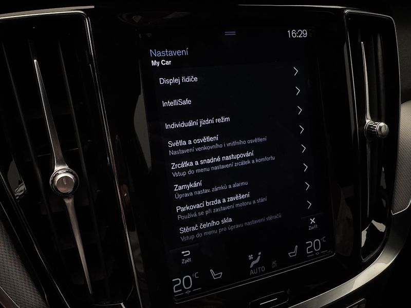 Volvo V60 T4 R-DESIGN AUT - fotka 37 z 47