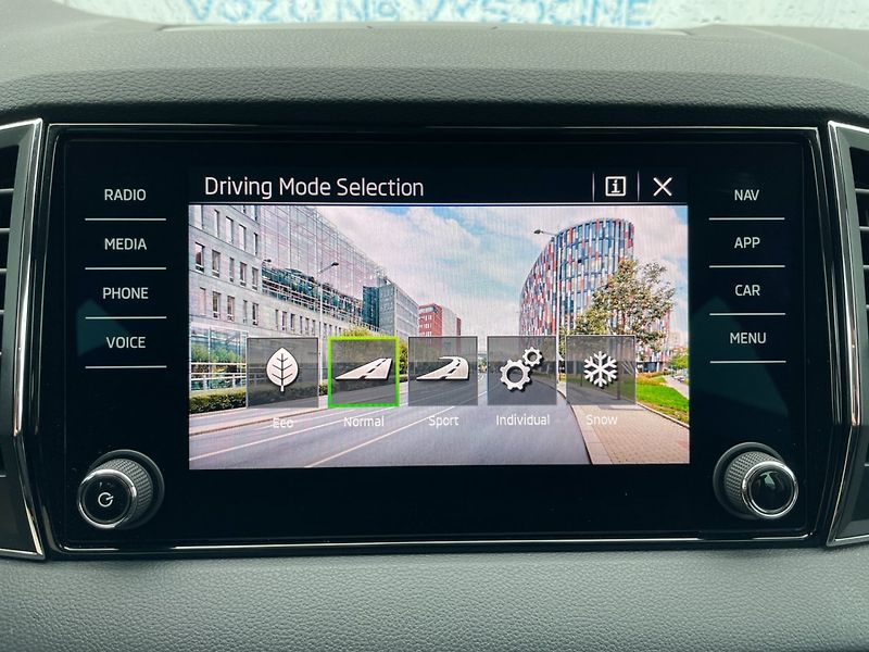 Škoda Karoq (2022) 2.0TDi 4x4! DSG! Style+! Tažné - fotka 40 z 46