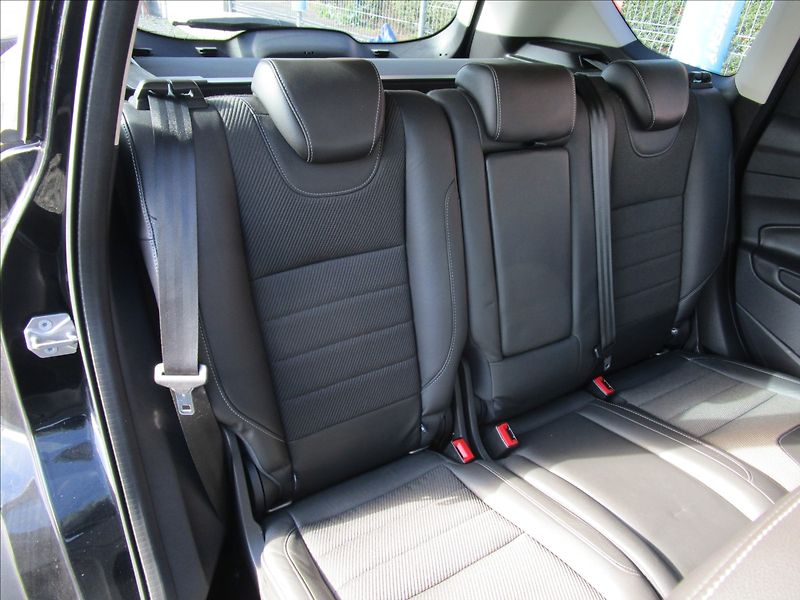 Ford Kuga 1.5 EcoBoost AWD, automat - fotka 26 z 42