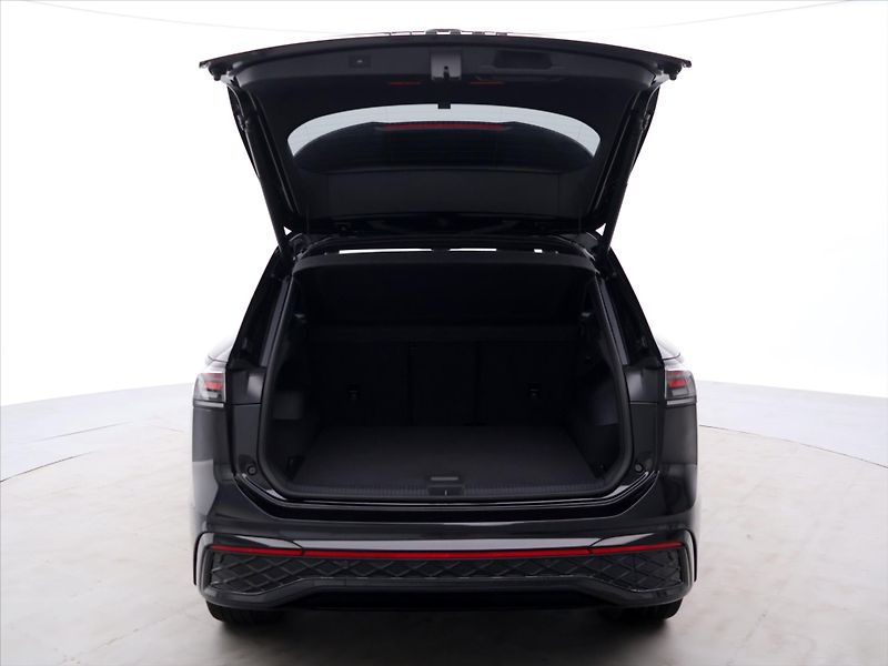 Volkswagen Tiguan 2,0 TDI 4x4 DSG R-Line CZ DPH - fotka 9 z 42
