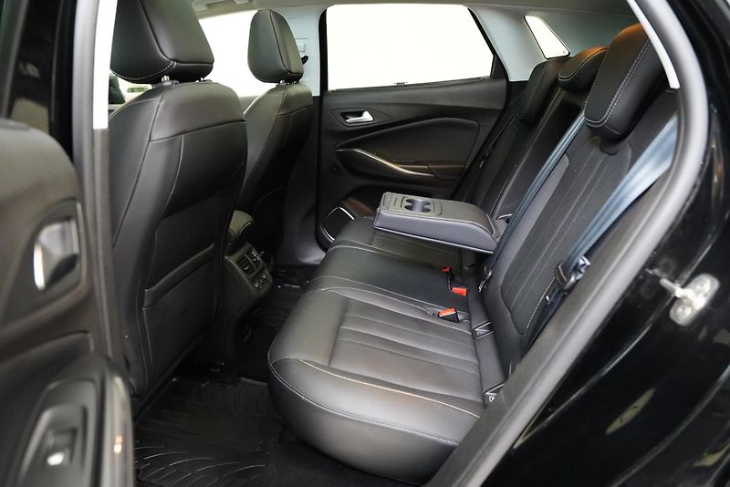 Opel Grandland X - fotka 23 z 27
