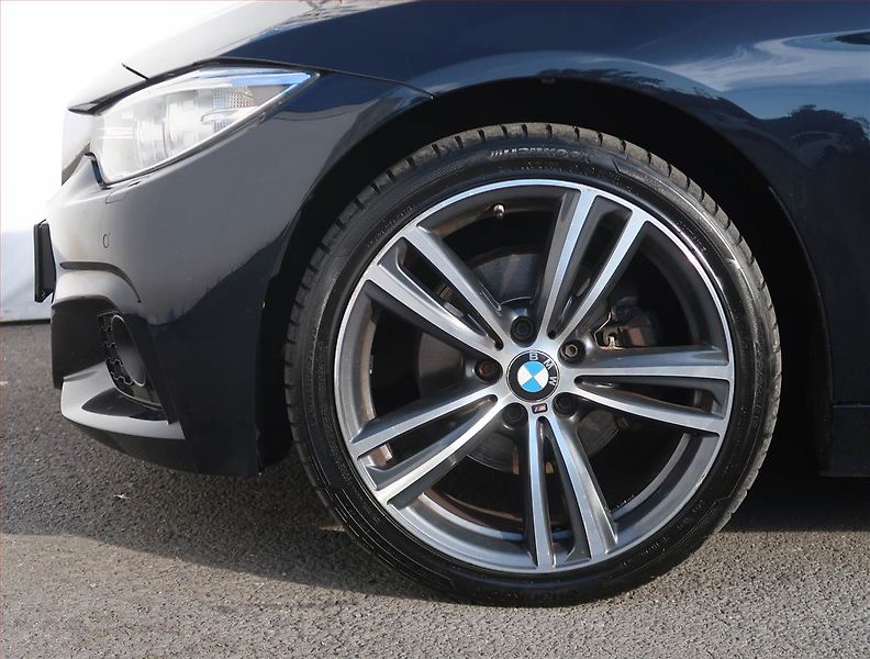 BMW Řada 4 (2015) M Paket 420d xDrive, 4X4 - fotka 15 z 22