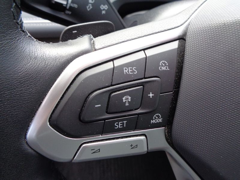 Volkswagen Passat Business  1.5 eTSI 7DSG  110 k - fotka 13 z 30