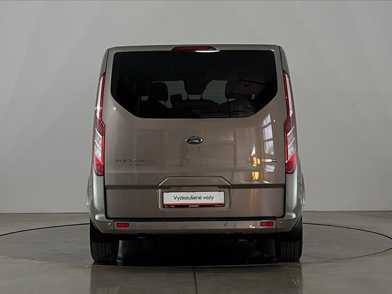 Ford Tourneo Custom TitaniumL2 - fotka 17 z 27