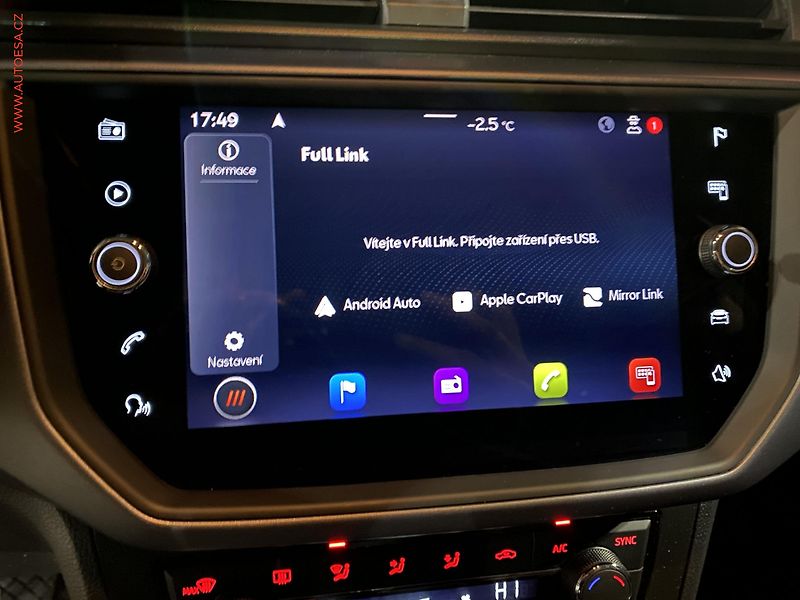 Seat Arona (2021) 1.0TGi, Style, kamera, +kola - fotka 17 z 19