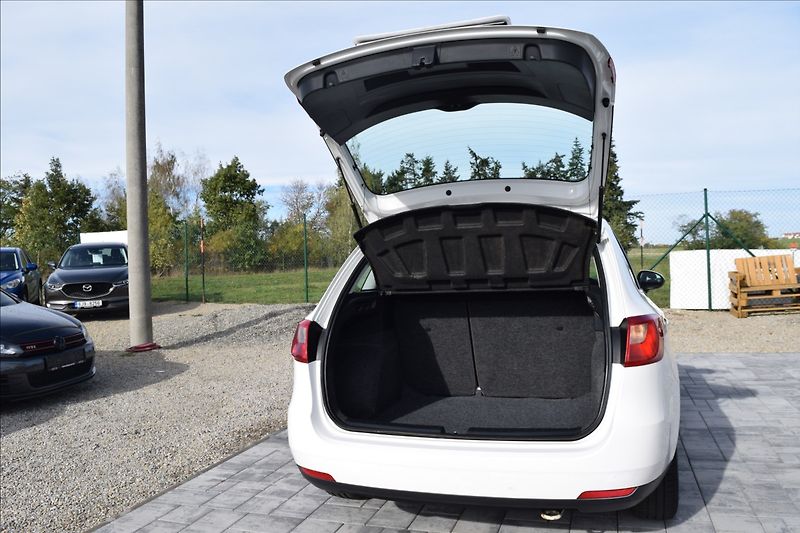 Seat Ibiza 1,4 16V 63KW NÍZKÝ NÁJEZD ALU - fotka 13 z 35