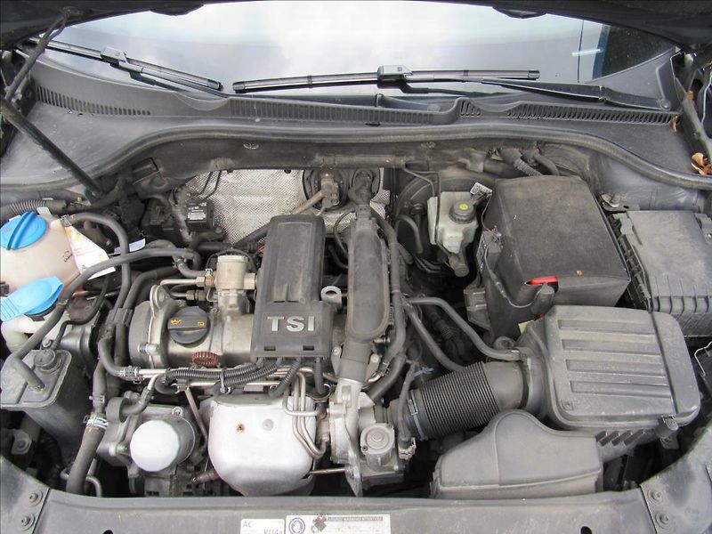 Volkswagen Golf 1,2 TSI 63kW Trendline - fotka 29 z 33