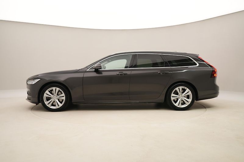 Volvo V90 B4 MOMENTUM AUT CZ - fotka 10 z 48