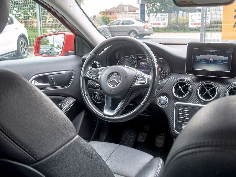 Mercedes-Benz GLA (2017) 200D 100KW LED – PO SERVISU - fotka 16 z 48