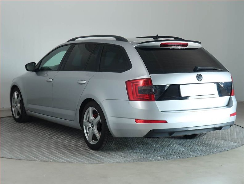 Škoda Octavia (2014) Ambition 1.6 TDI, Navi - fotka 4 z 18