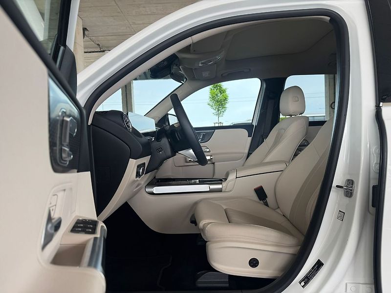 Mercedes-Benz EQB 350 4MATIC - fotka 10 z 20
