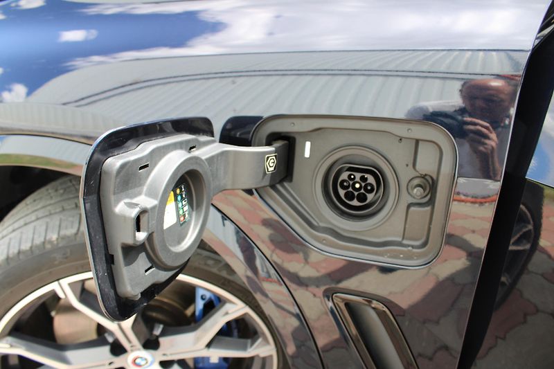 BMW X5 XDRIVE 45E Harman/Kardon - fotka 32 z 34