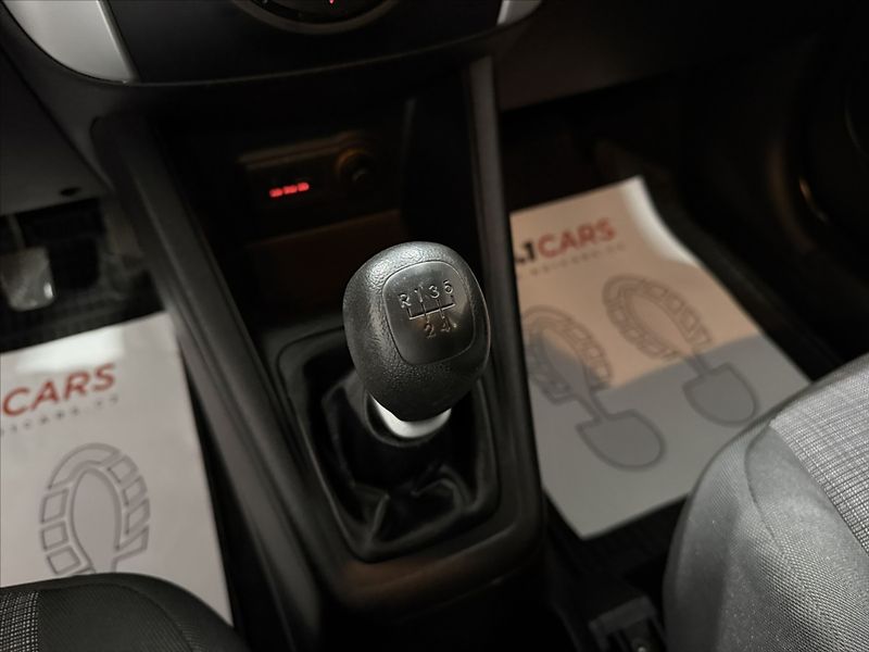 Kia Venga 1,4   i KLIMA NOVÉ ROZVODY - fotka 15 z 30