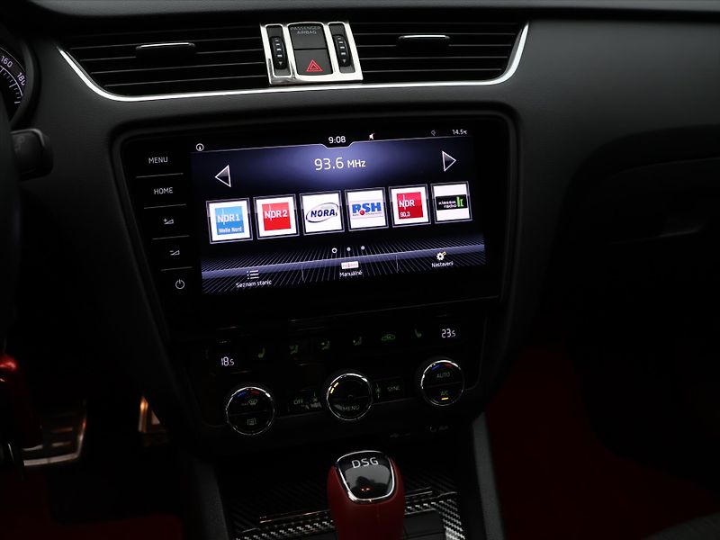 Škoda Octavia 1,8 TSI 132kW DSG Style LED - fotka 24 z 37