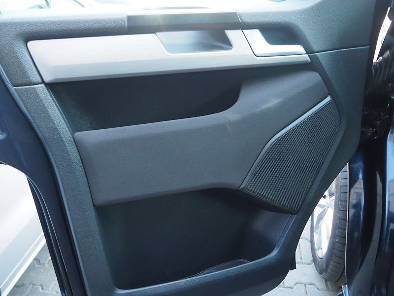 Volkswagen Multivan (2018) 2.0 TDI, 110kW, 4Motion, Long - fotka 9 z 37