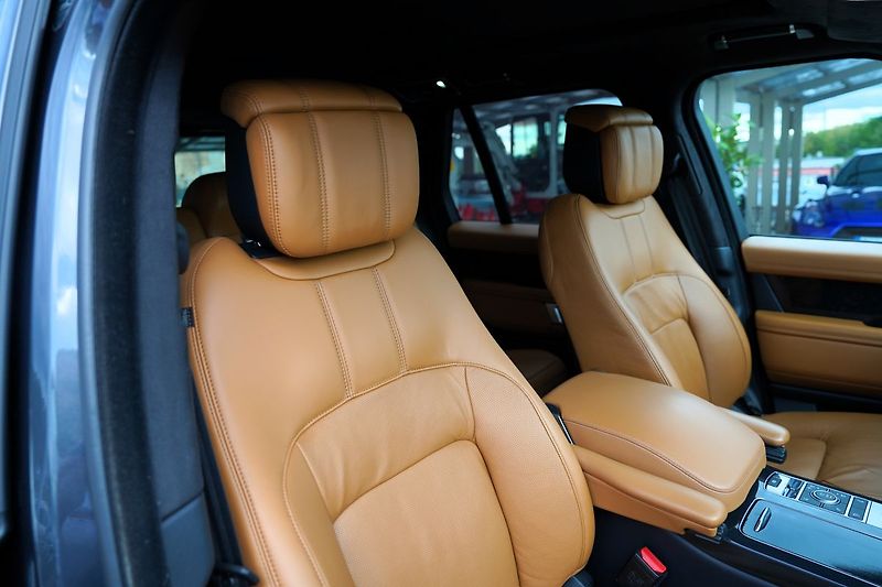 Land Rover Range Rover 4.4 SDV8 Autobiography/340 PS/ - fotka 33 z 49