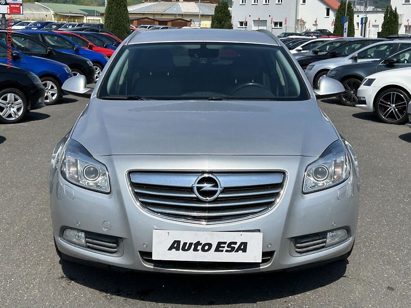 Opel Insignia (2013) 2.0CDTi, AT, bixen, kůže - fotka 2 z 16