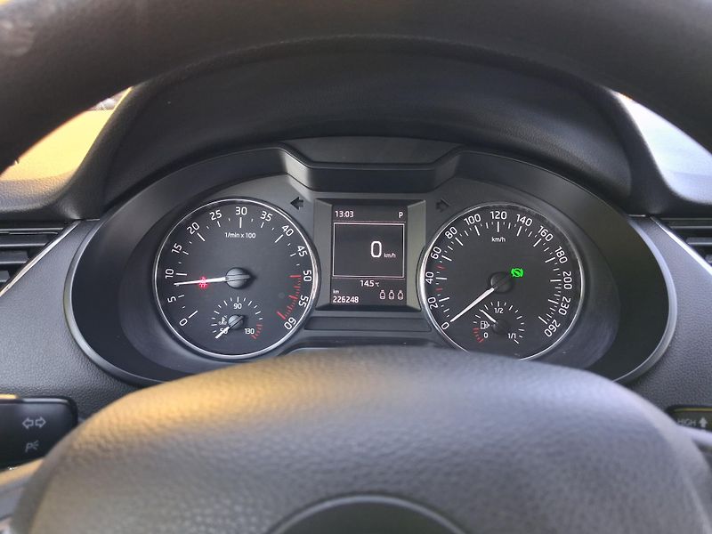 Škoda Octavia (2014) 2,0TDi 110kw ČR  DSG VYHŘ. SED - fotka 23 z 35