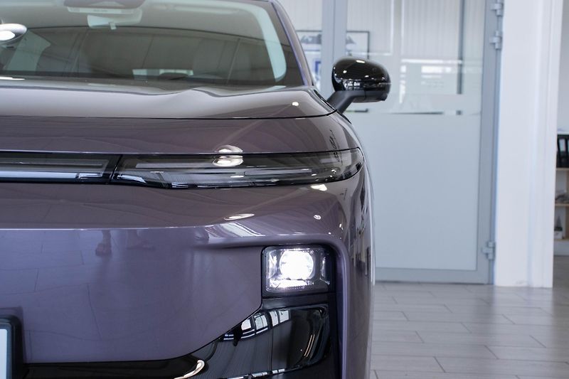 Leapmotor B10 (2026) DESIGN HYBRID EV  - fotka 4 z 16