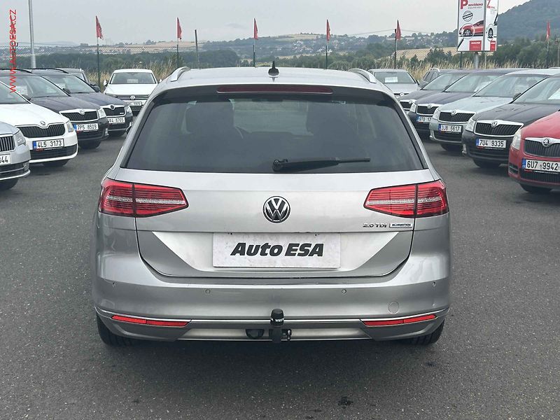 Volkswagen Passat (2015) 2.0TDi, DSG, navi, kůže - fotka 5 z 20