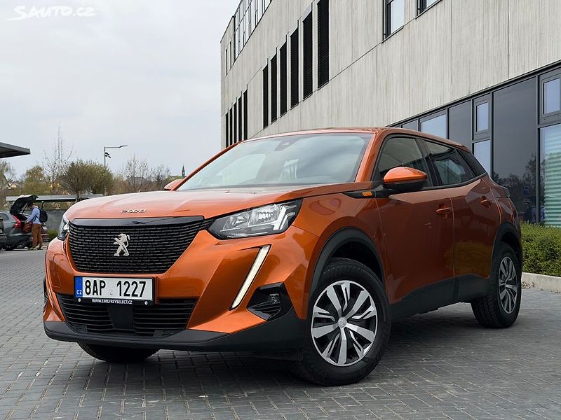 Peugeot 2008 1.2 PureTech 74 kW / tažné - fotka 1 z 21