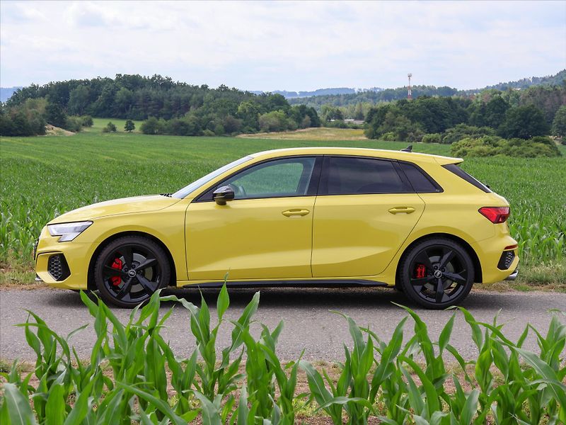 Audi S3 2,0 TSI 228 kW quattro Automat - fotka 3 z 38