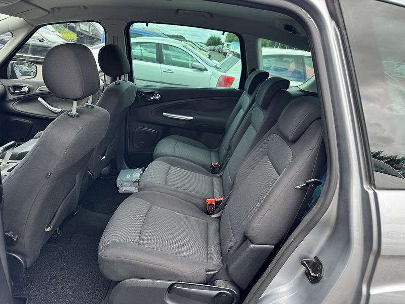 Ford S-MAX 2.0 D 7 MIST - fotka 12 z 20