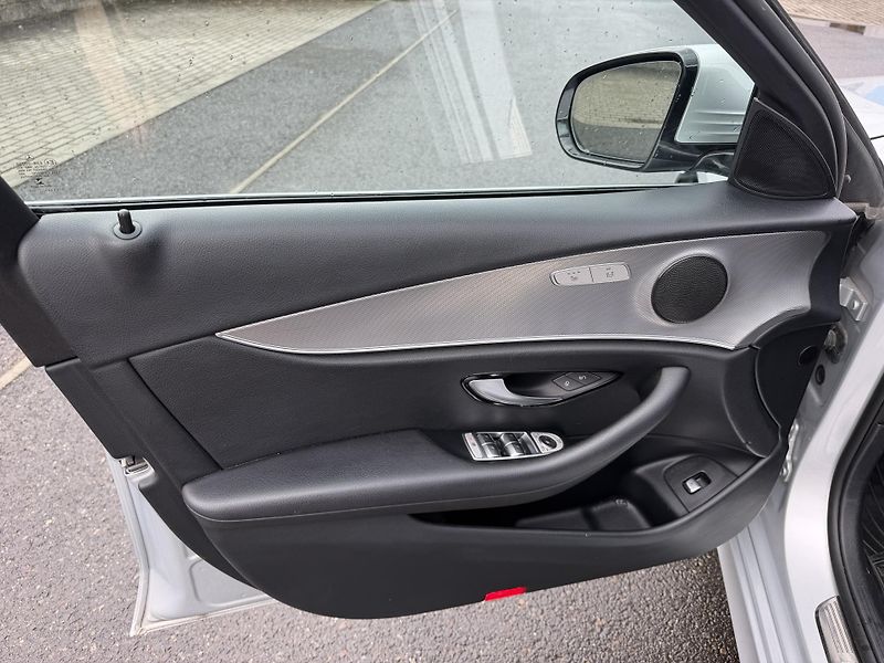Mercedes-Benz Třídy E Kombi E 300De hybrid navigace  - fotka 15 z 23