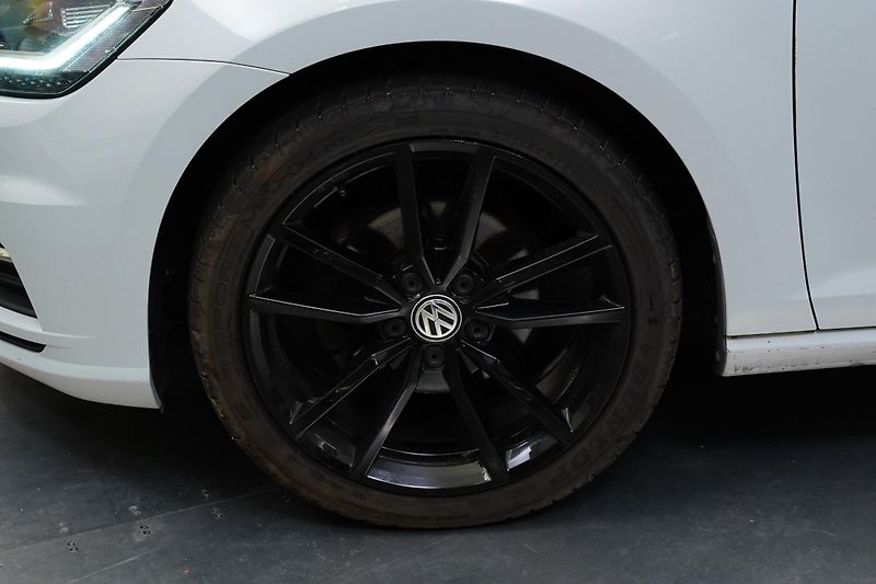 Volkswagen Golf - fotka 10 z 22