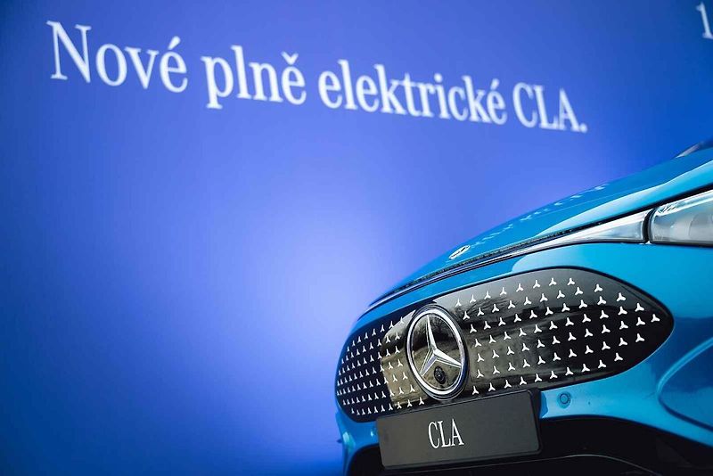 Mercedes-Benz letos odstartoval novou éru jako globální partner ženského tenisu (WTA). Své ambice v tomto sportu nyní potvrzuje i v České republice, kde v rámci ostravského turnaje představuje dvě klíčové novinky: novou generaci modelů GLB a GLC.