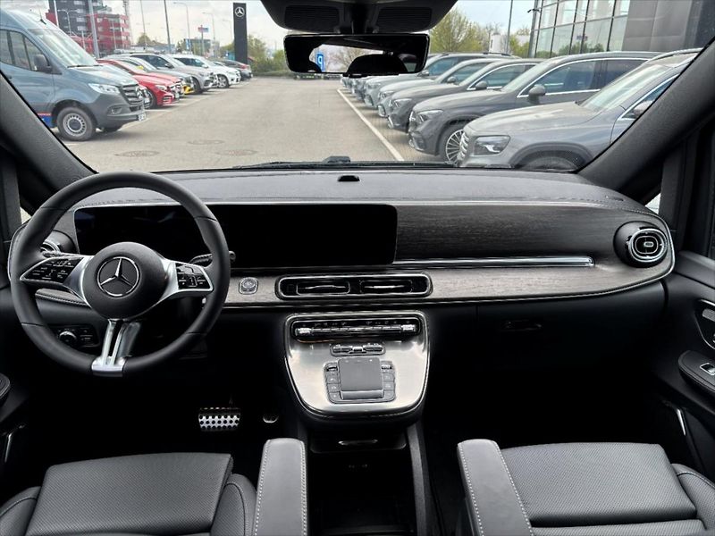 Mercedes-Benz Třídy V (2026) 2,0 300 d / Exclusive / L / 4M - fotka 4 z 10