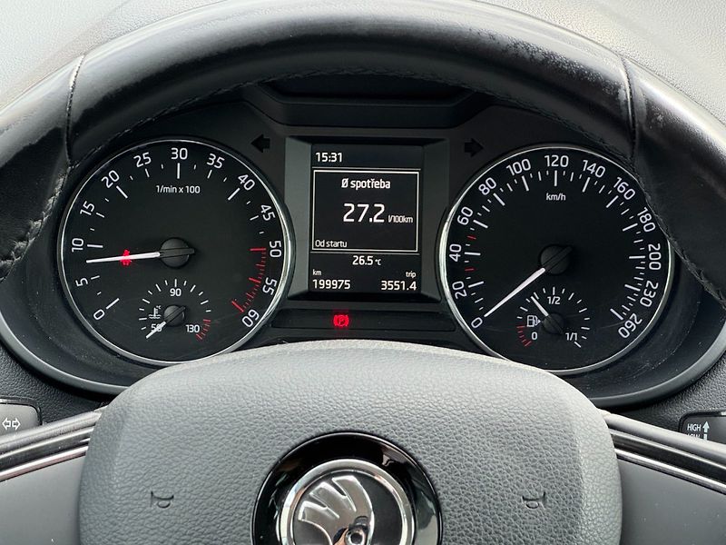 Škoda Octavia (2015) Ambition 1.6 TDI 81kW - fotka 17 z 29