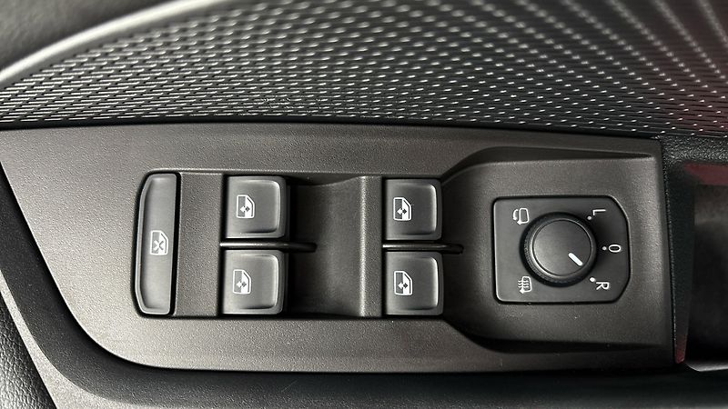 Škoda Octavia 2.0 TDI DSG Style - fotka 23 z 27