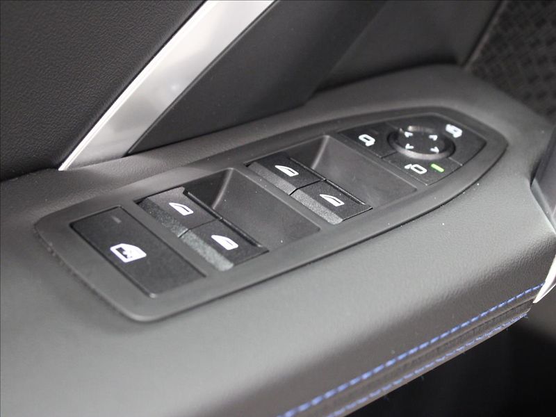 BMW X1 2,0 23d 145 kW xDrive M Sport - fotka 12 z 29