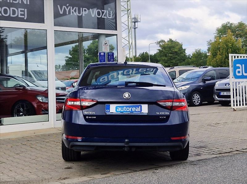 Škoda Superb 2,0 TDI 4x4 WEBASTO KAMERA TAŽ - fotka 4 z 41