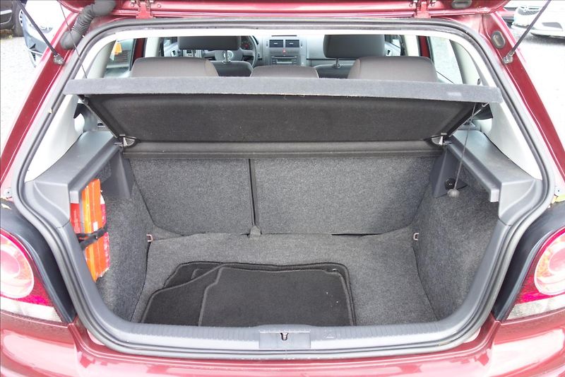 Volkswagen Polo 1,2 i, ČR, SERV.KN., COMFORT. - fotka 14 z 33