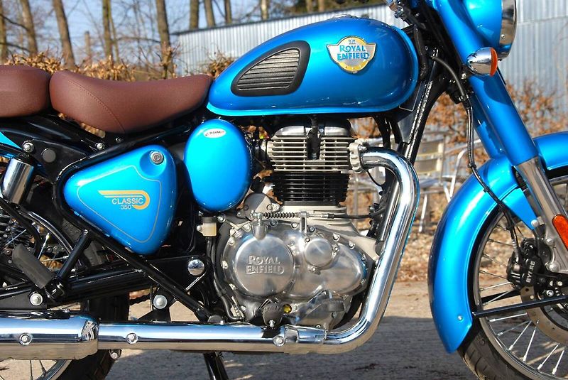 Royal Enfield Classic 350 (2026) PŘEDVÁDĚCÍ STROJ, DPH - fotka 14 z 25
