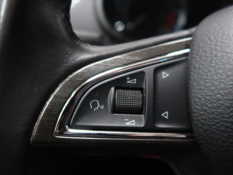 Škoda Octavia 2,0 TDI 135KW DSG SCOUT TOP! - fotka 19 z 39