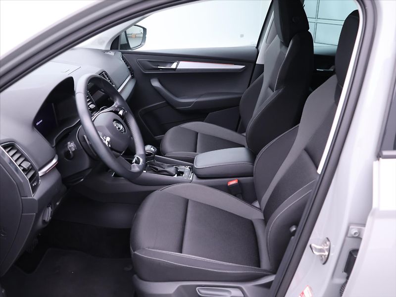 Škoda Karoq 2,0 TDI DSG 4x4 Tour Virtual - fotka 11 z 33