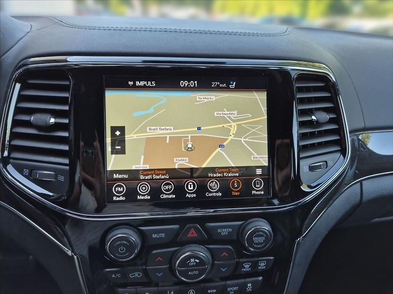 Jeep Grand Cherokee 3,0 CRD Overland 4X4 DPH - fotka 9 z 19